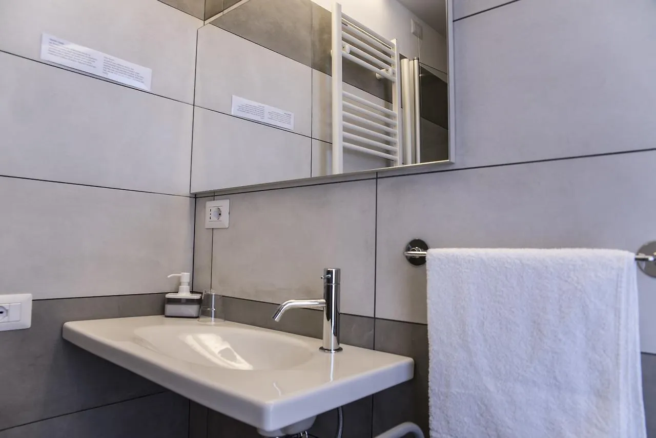 B&B Attico 33 Palermo 3*,  Italia