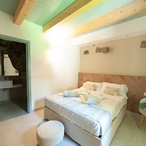 Perdas , Villasimius Italia